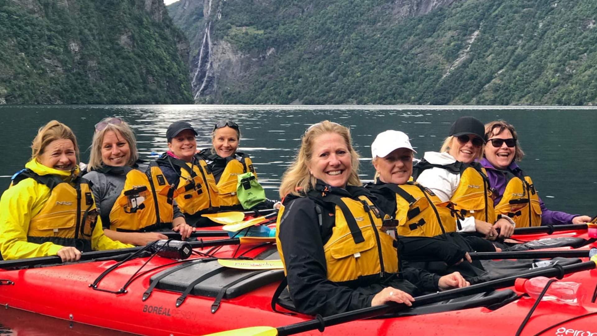 Discover Kayaking - Geiranger Kayak Center