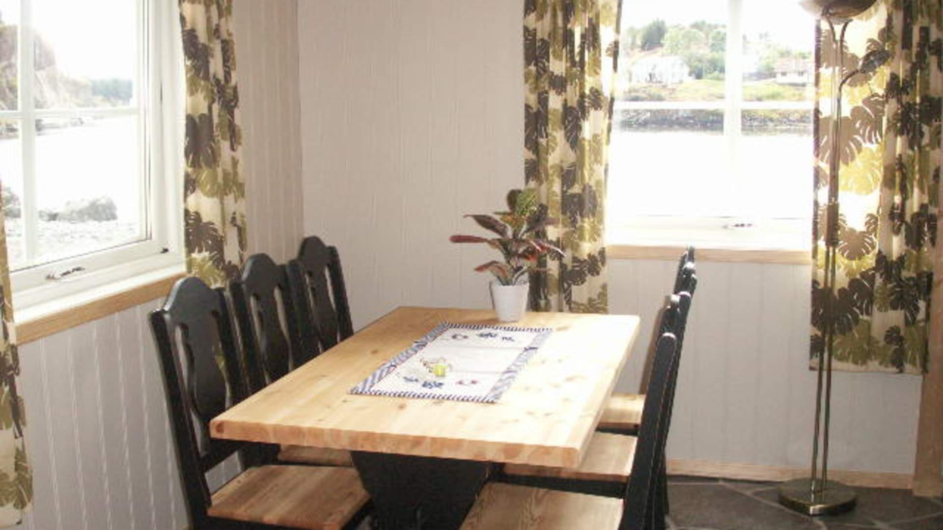 Solund Rorbuferie - fishermen's cabins