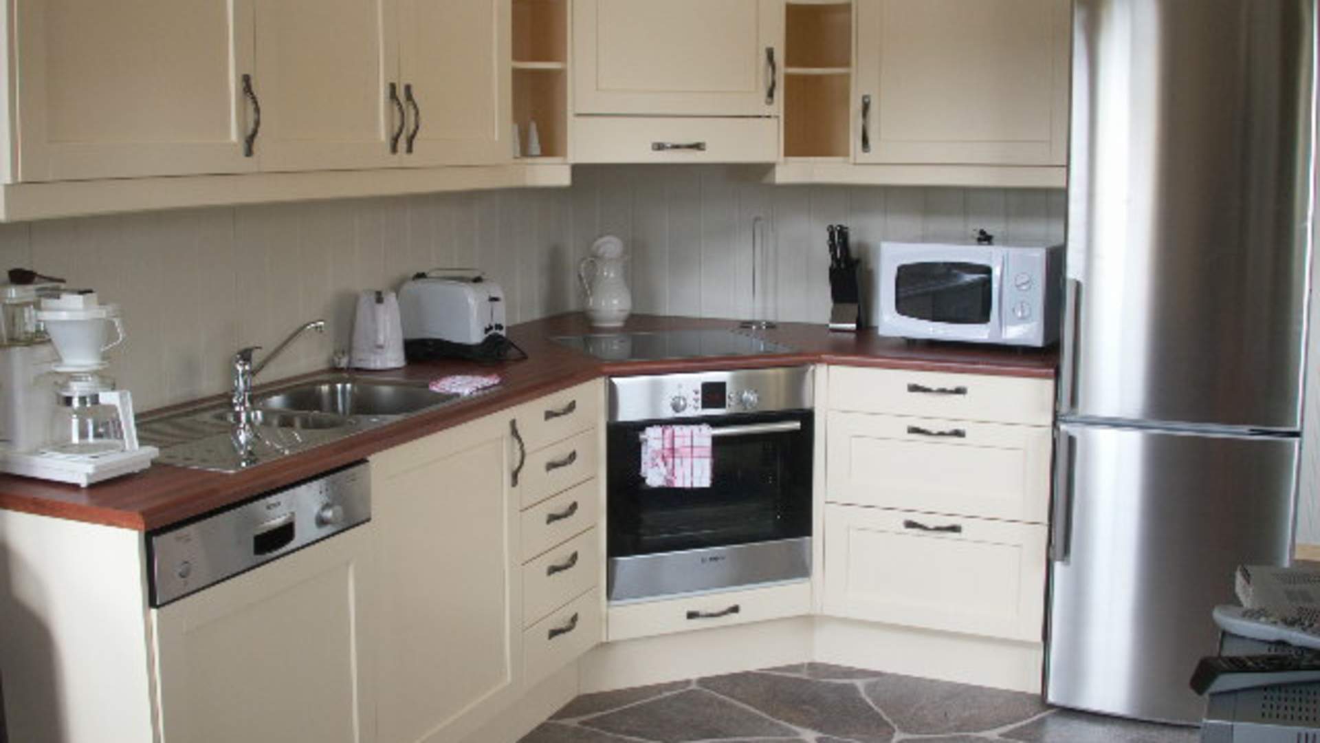 Solund Rorbuferie - fishermen's cabins