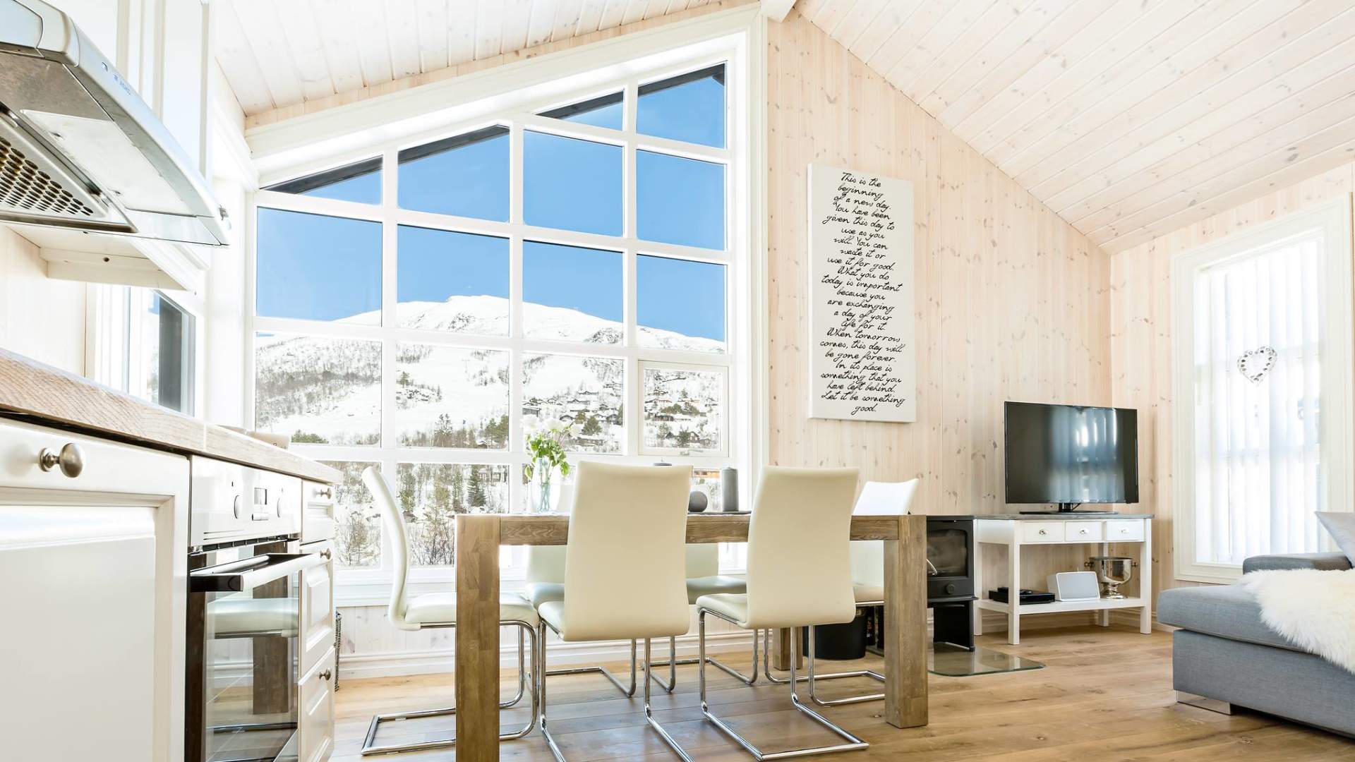 Cabin with a fjord view - Sunnmøre Alps