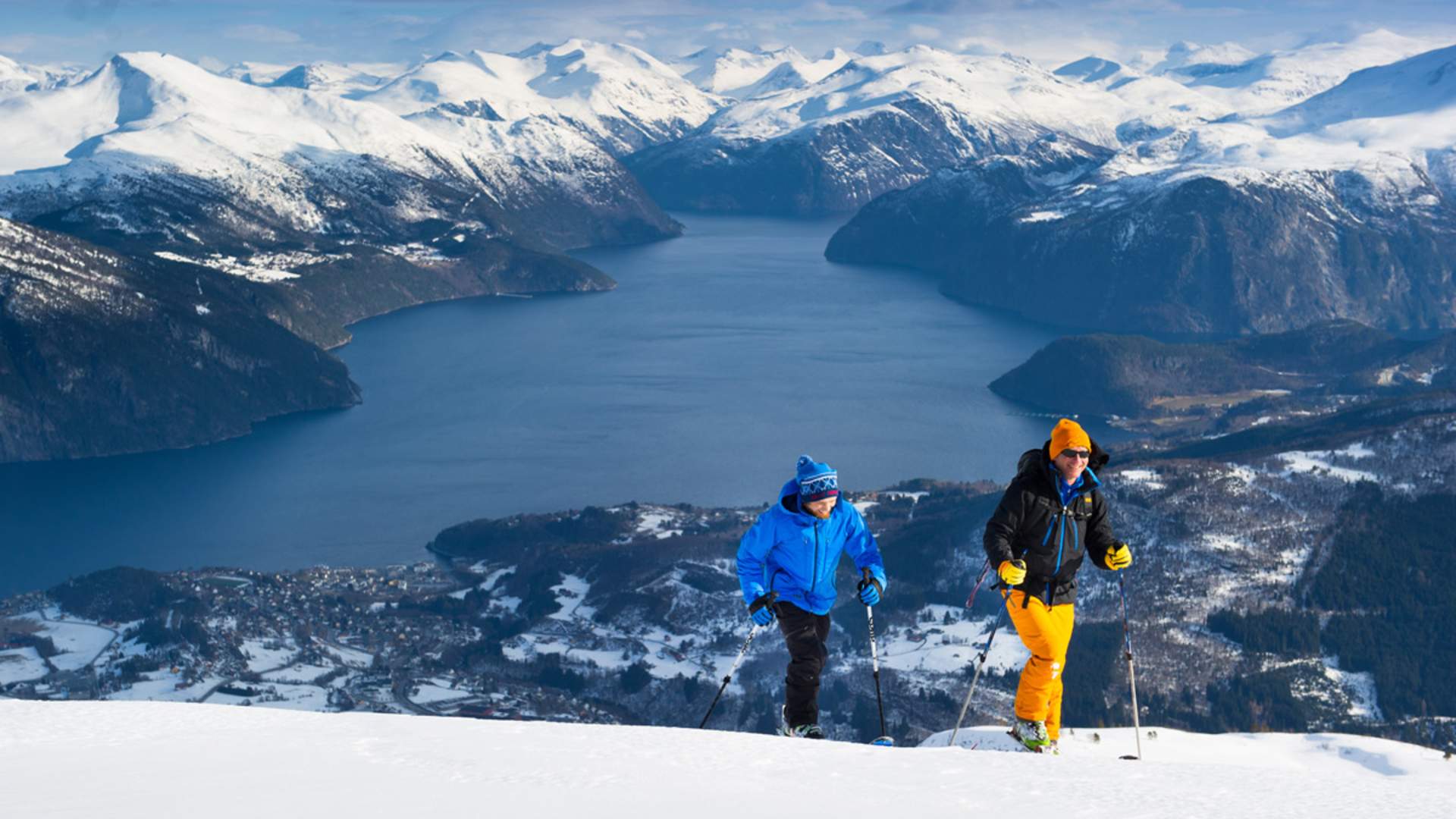 Cabin with a fjord view - Sunnmøre Alps