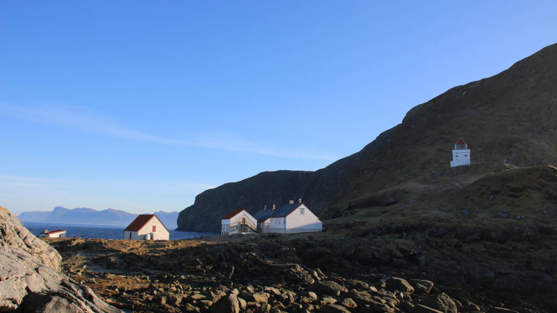 DNT Runde Lighthouse - Accommodation