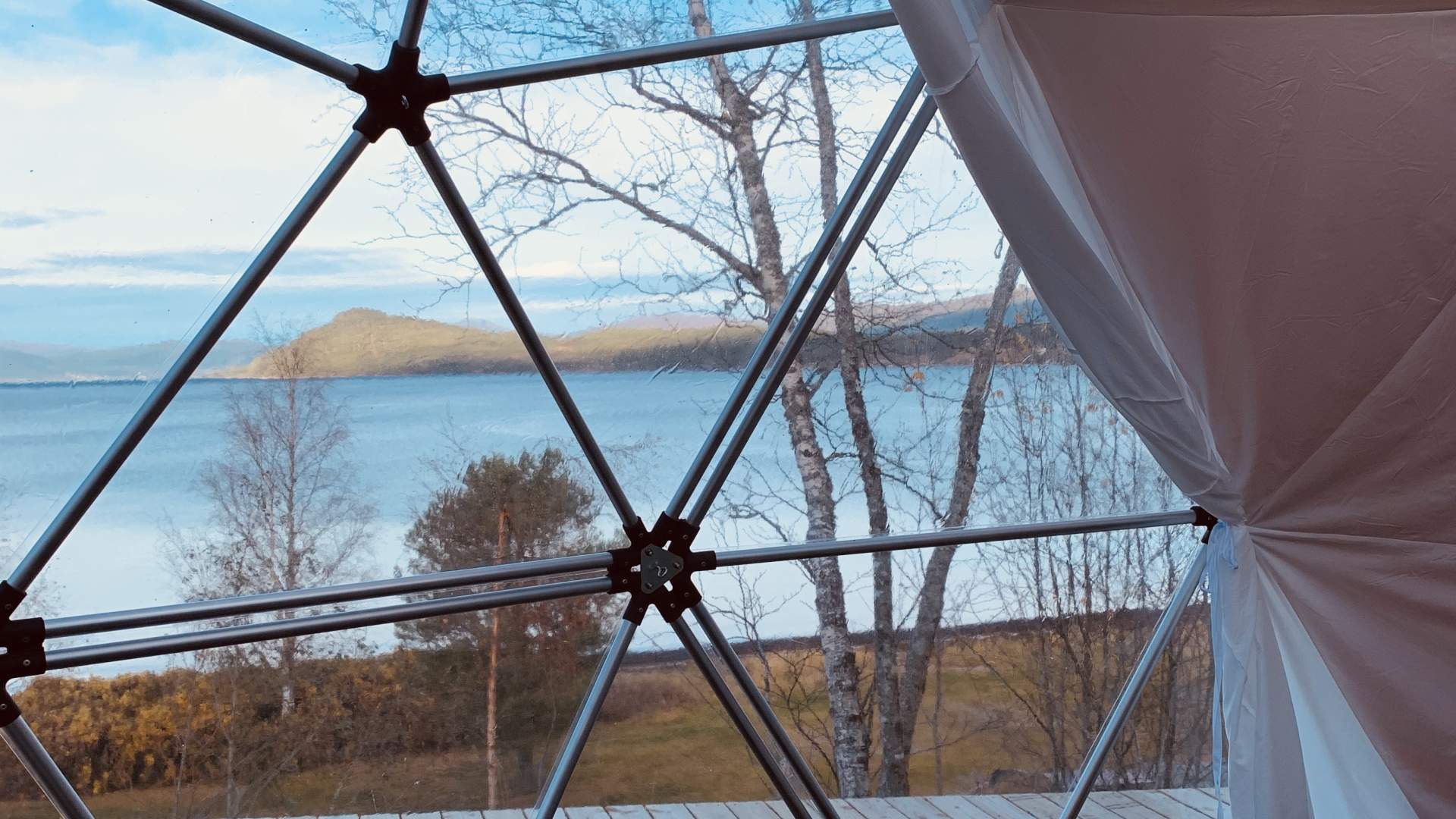 Fugelvåg Arctic Dome glamping tent