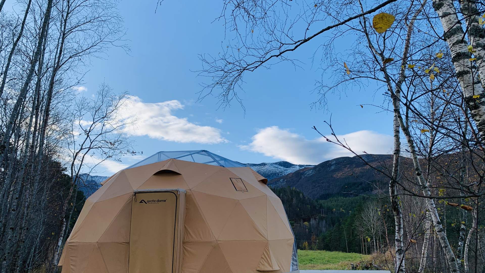 Fugelvåg Arctic Dome glamping tent