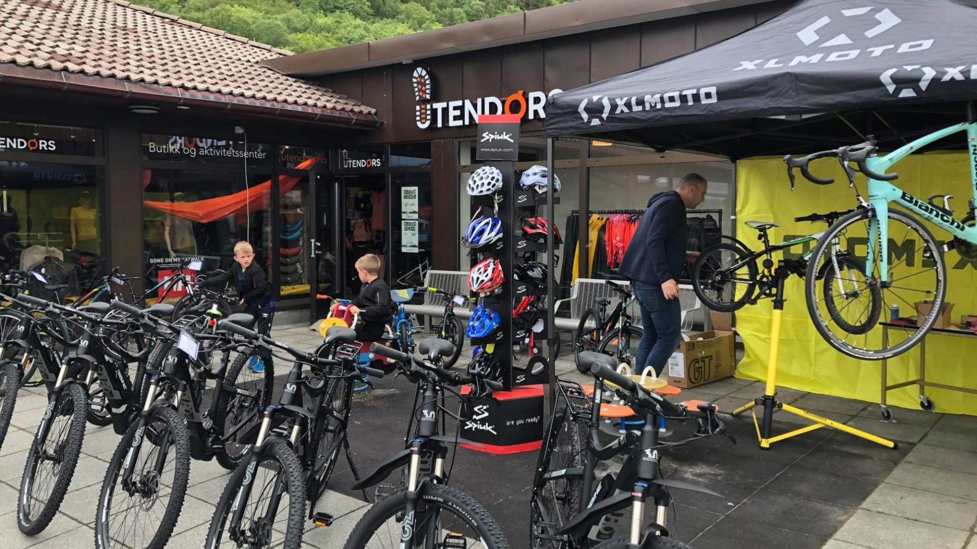 Utleie av elsykler i Midsund