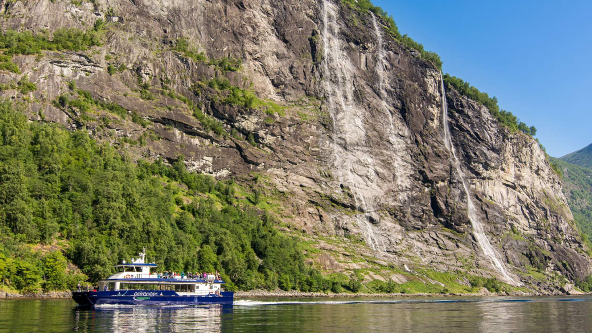 Fjordcruise Ålesund - Geiranger - Ålesund (rundtur)