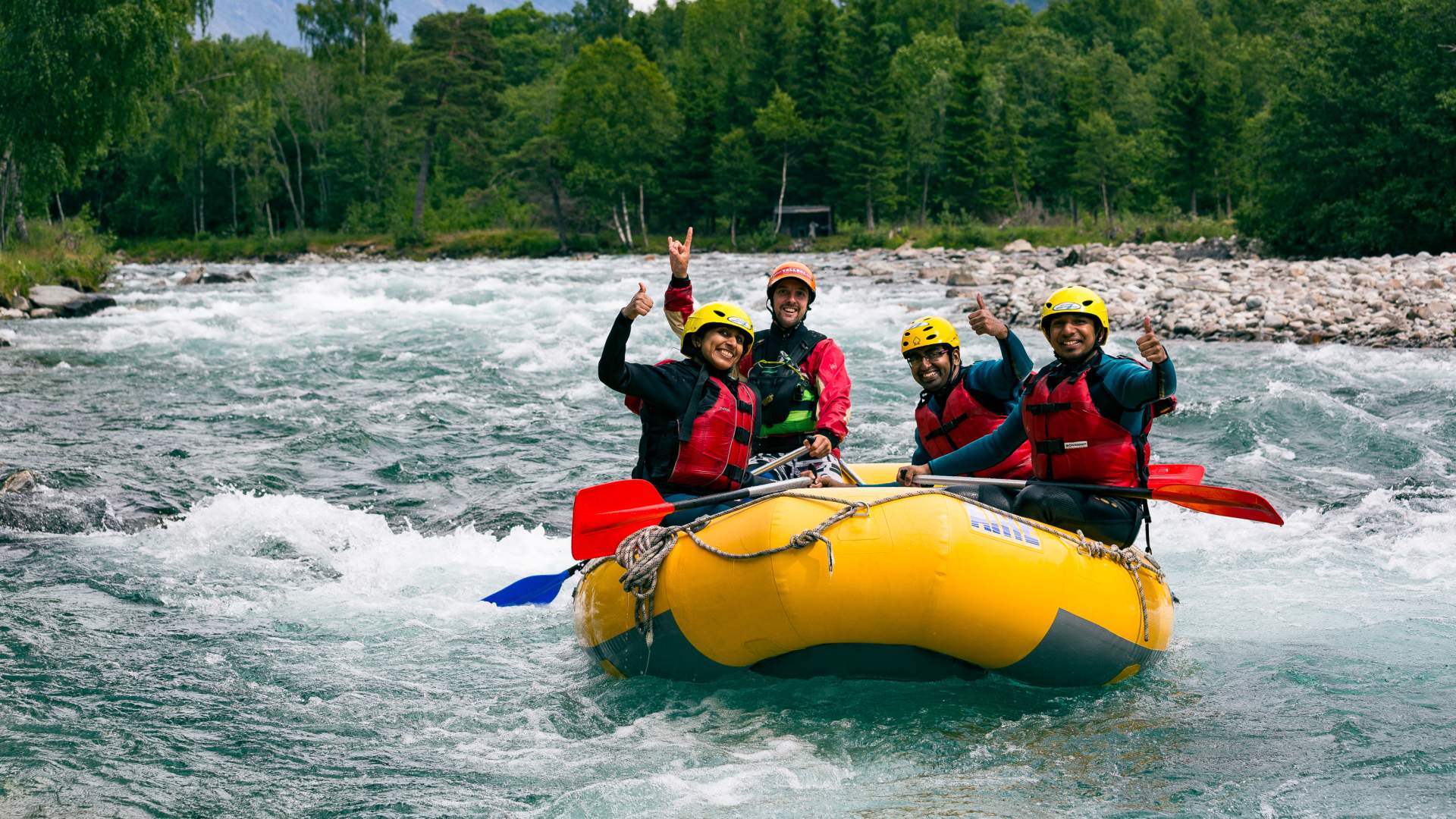 Rafting i Valldal med Uteguiden