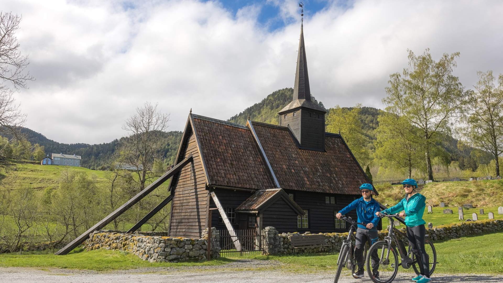 Lei elsykkel med forhåndsprogrammerte ruter i Romsdalen