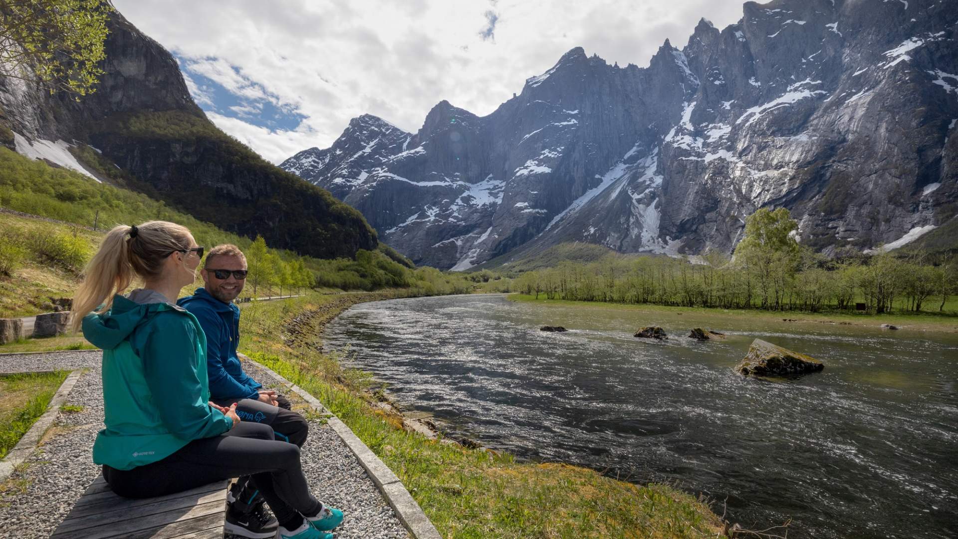 Lei elsykkel med forhåndsprogrammerte ruter i Romsdalen