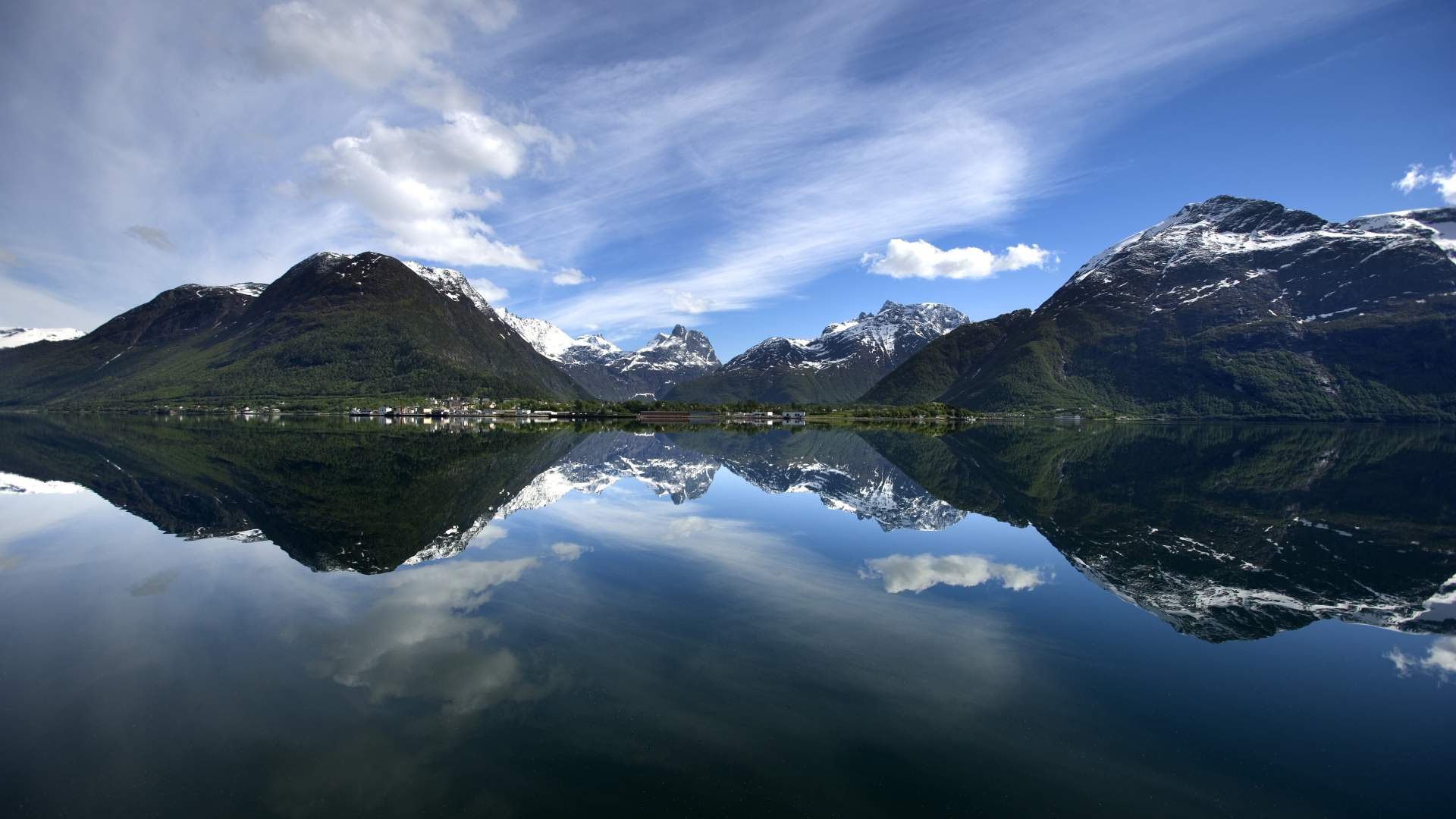 Turforslag med bil fra Molde: Åndalsnes og Trollstigen