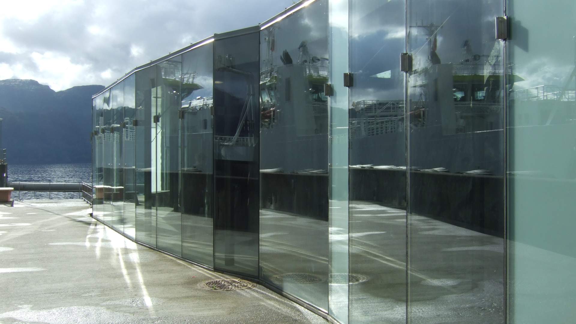 Venterommet (waiting room) and "the mushrooms" at Ropeid