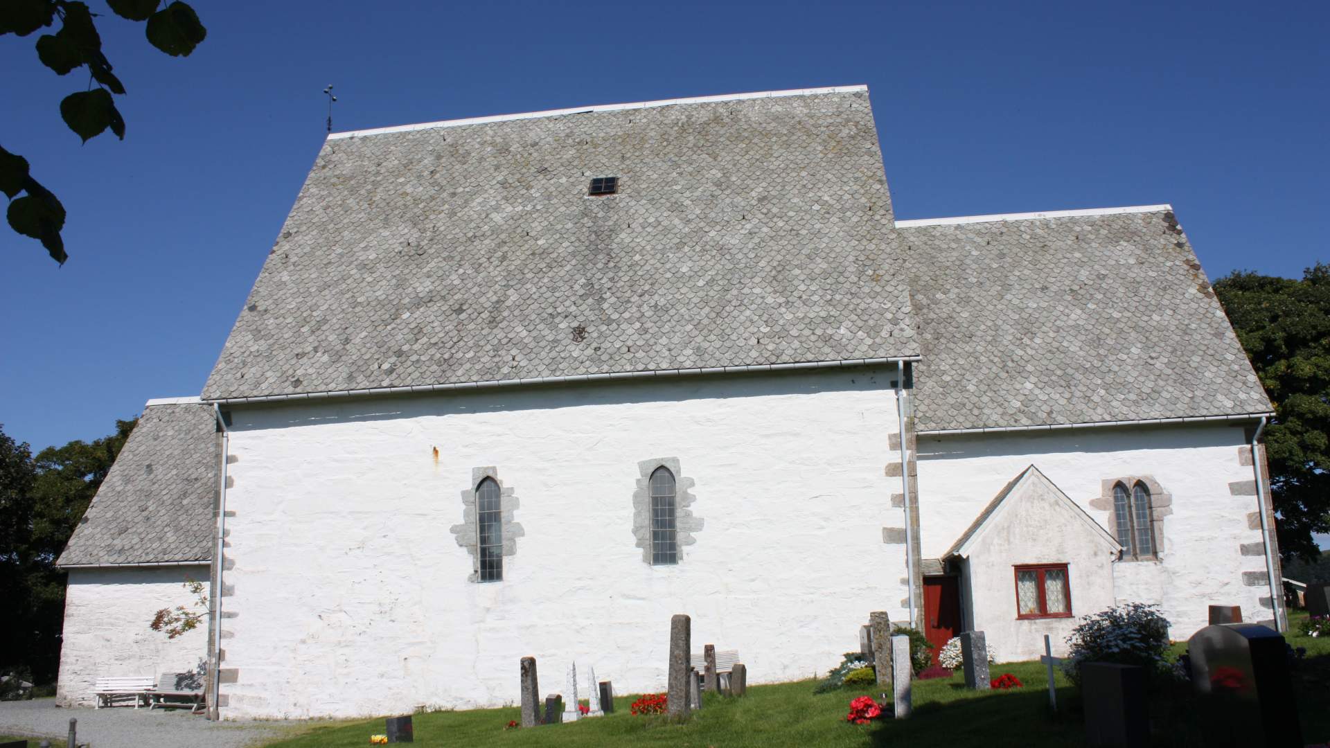 Hesby kyrkje (church)