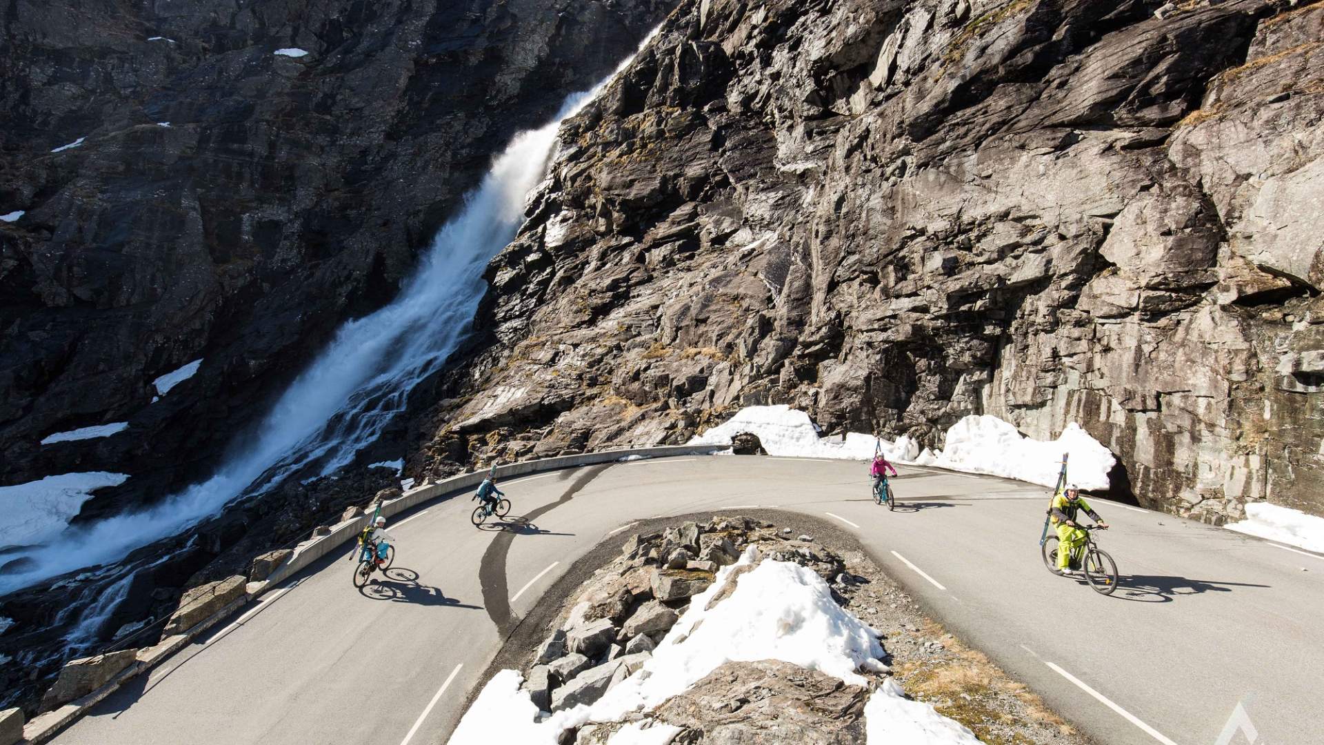 Guided electric bike tour to Trollstigen with Hotel Aak