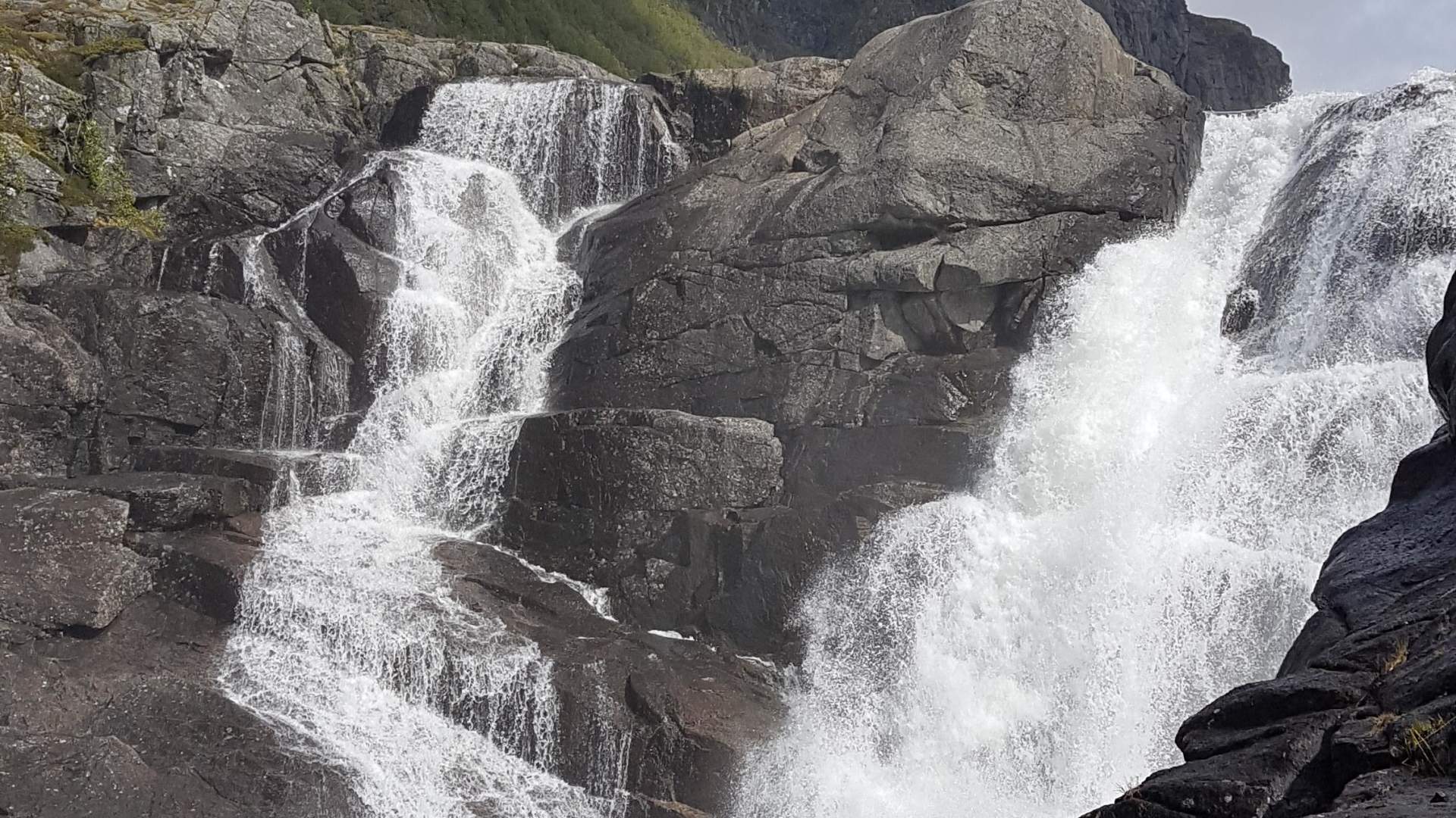 Hiafossen falls in Hjelmeland