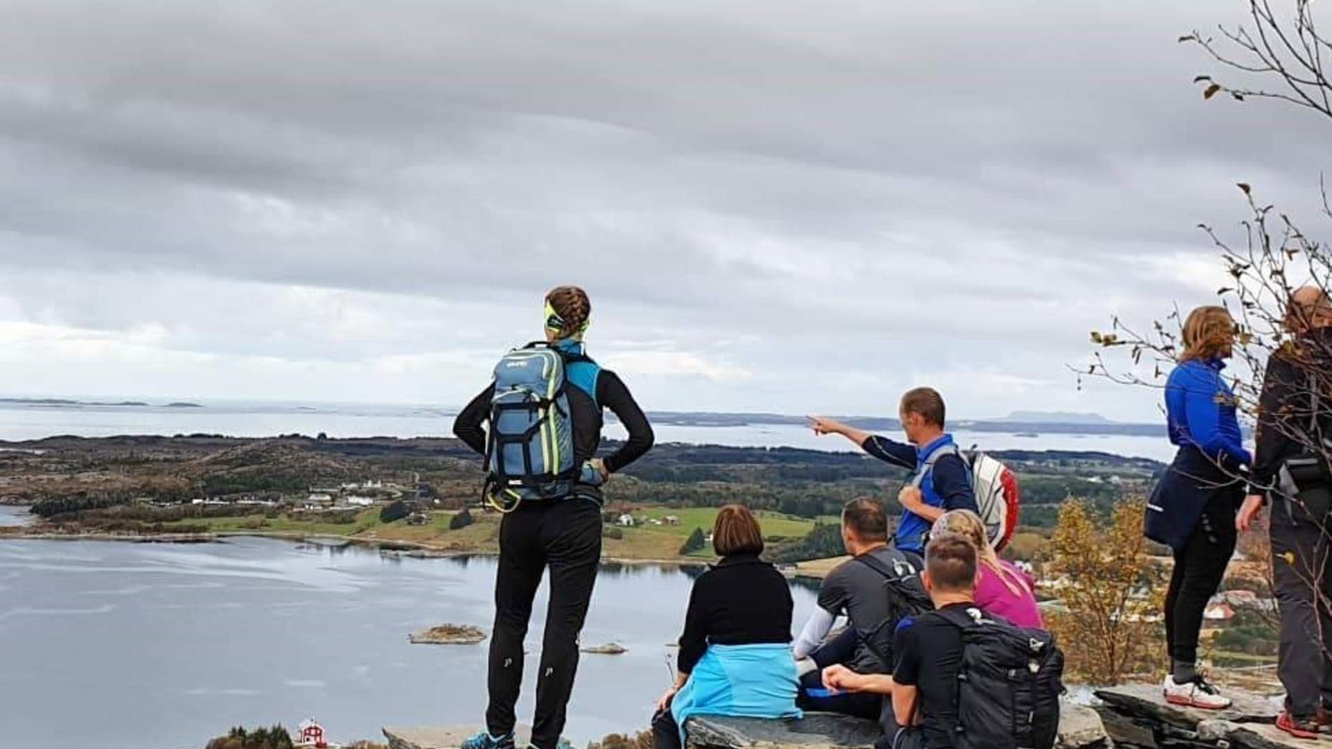 Tre fjelltopper i Midsund med Utendørs AS