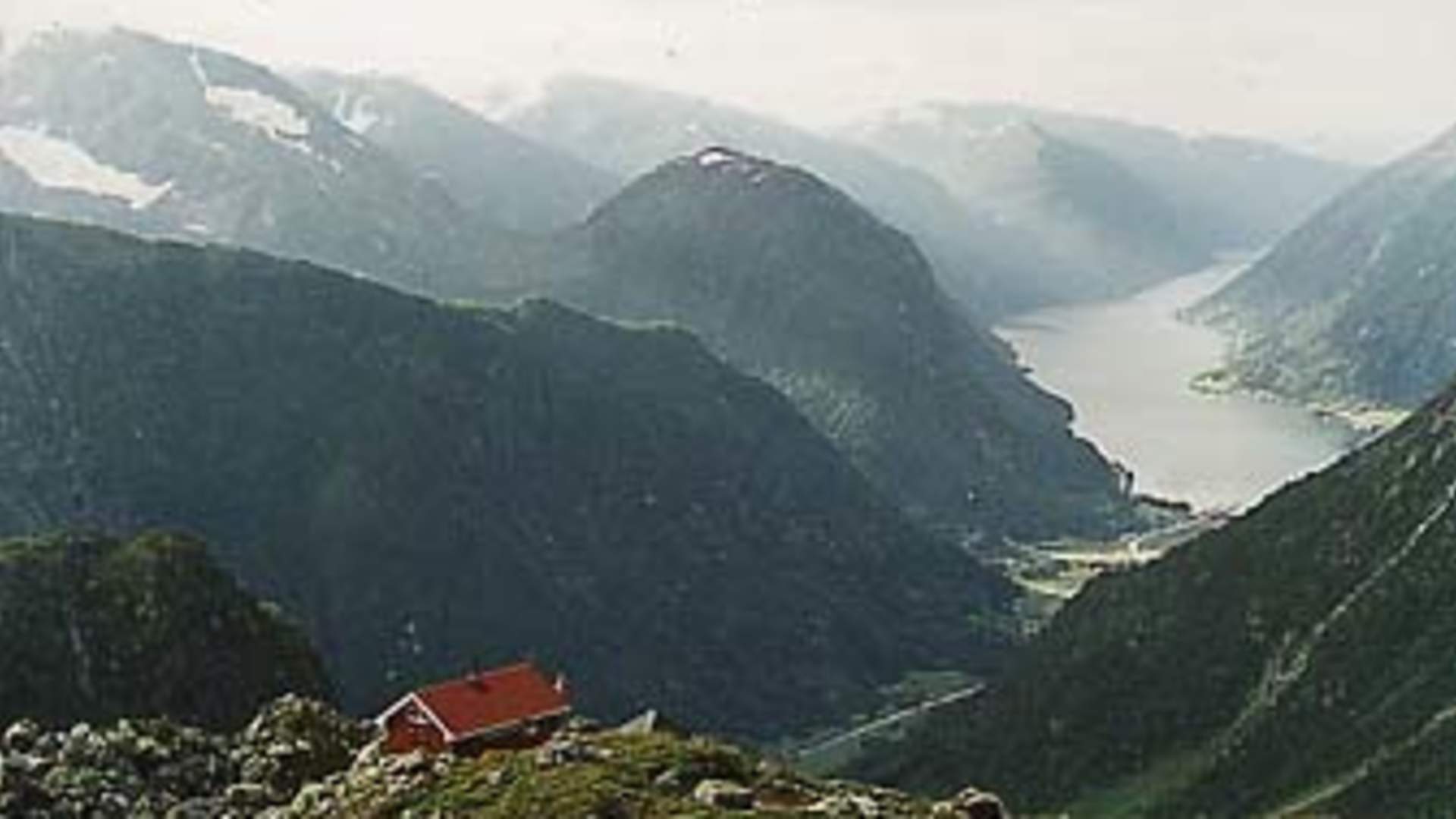 Flatbrehytta, Fjærland