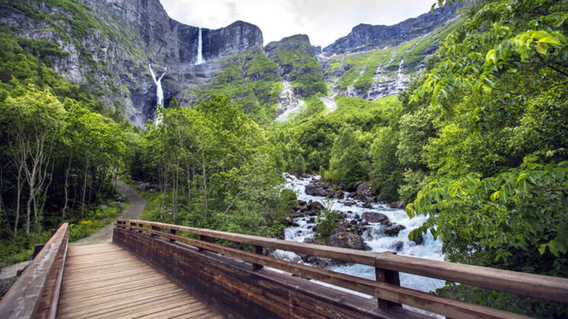 The Mardalsfossen Waterfall (20.06-20.08)