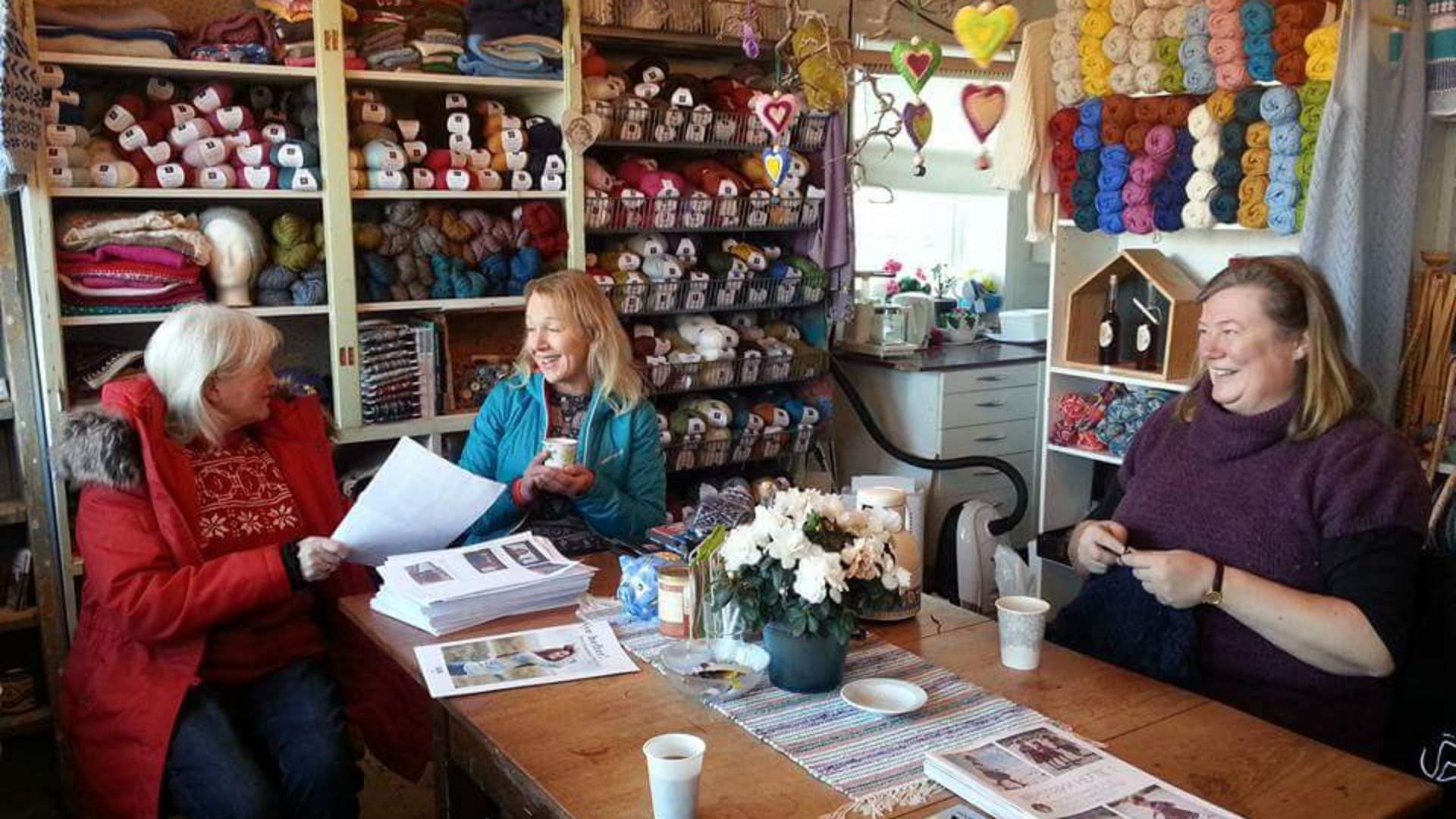 To runde pinner og Glade kopper Yarn shop