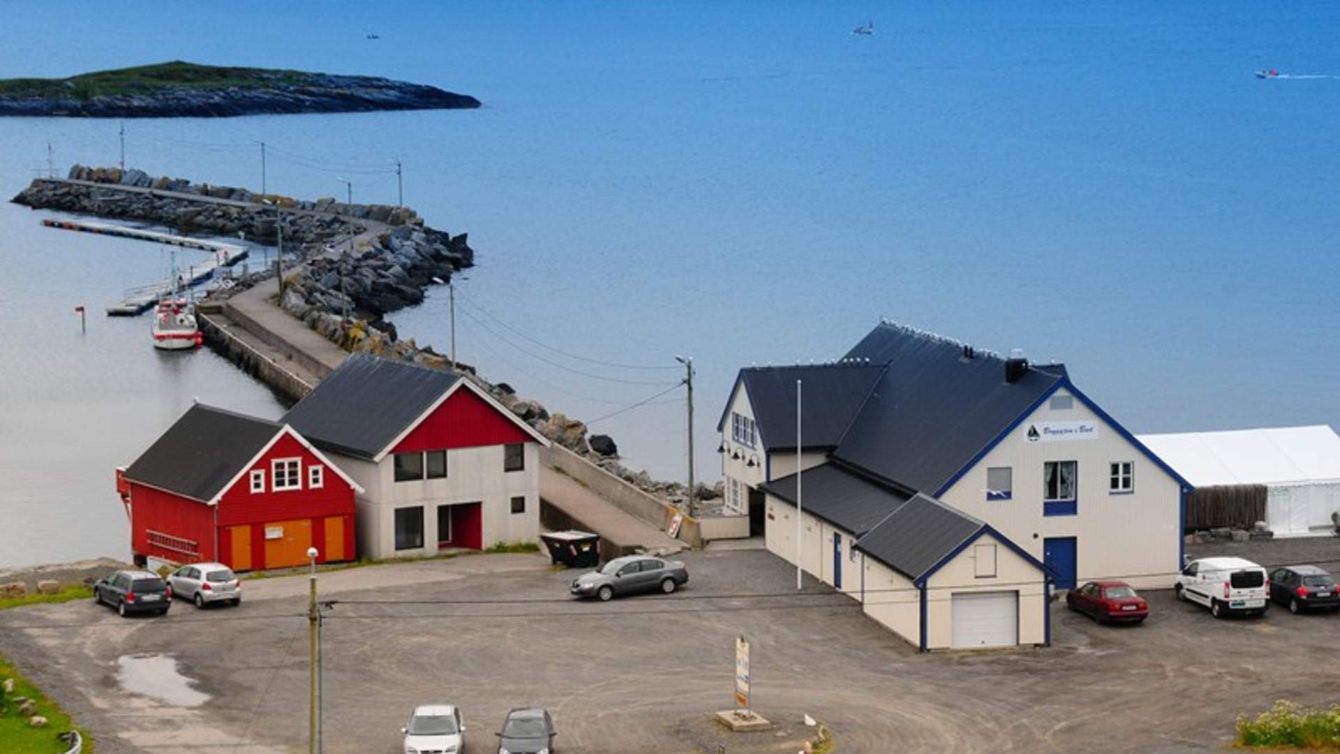 Restaurant "Bryggjen i Bud"