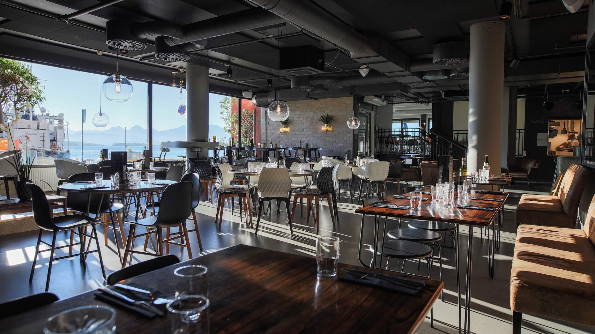 Glass Restaurant & Bar