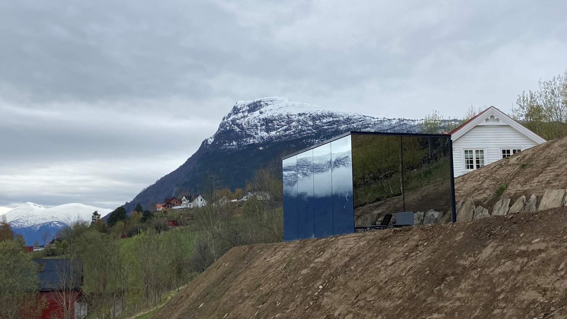 Fjordspeilet Nes Gard