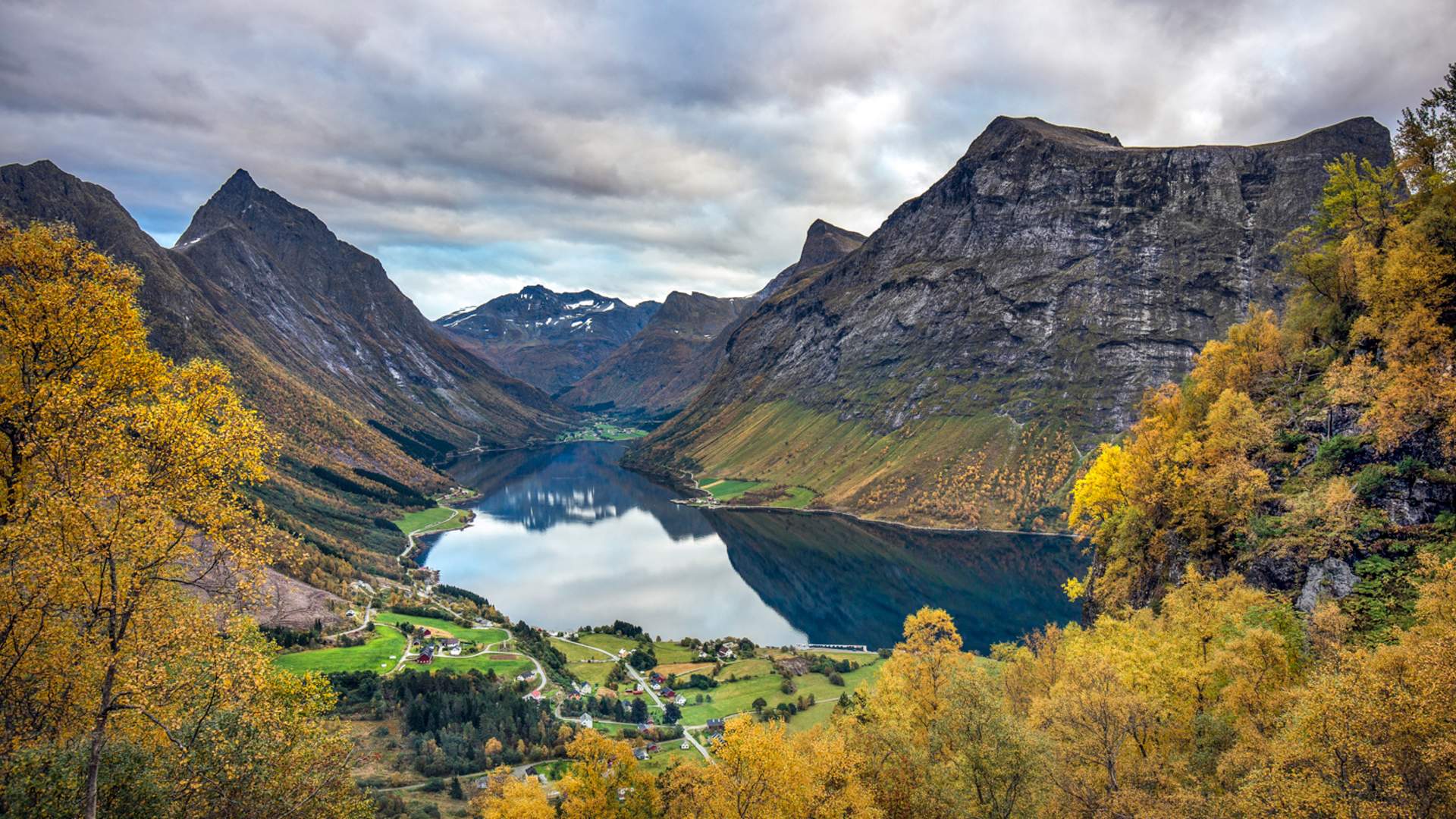 charter Fjord Cruise Hjørundfjord