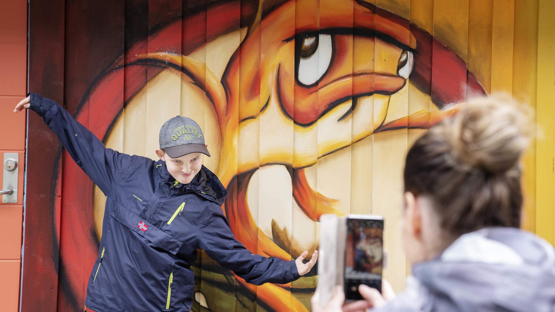 Gatekunst (Street Art) i Lysebotn