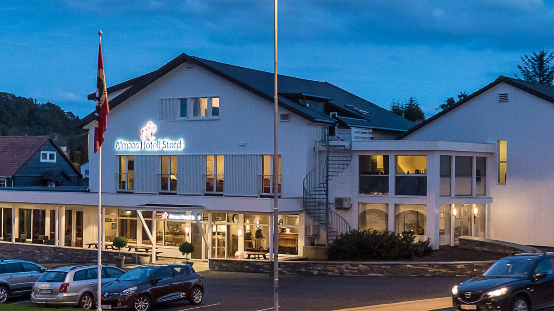 Almaas Hotell, kveld