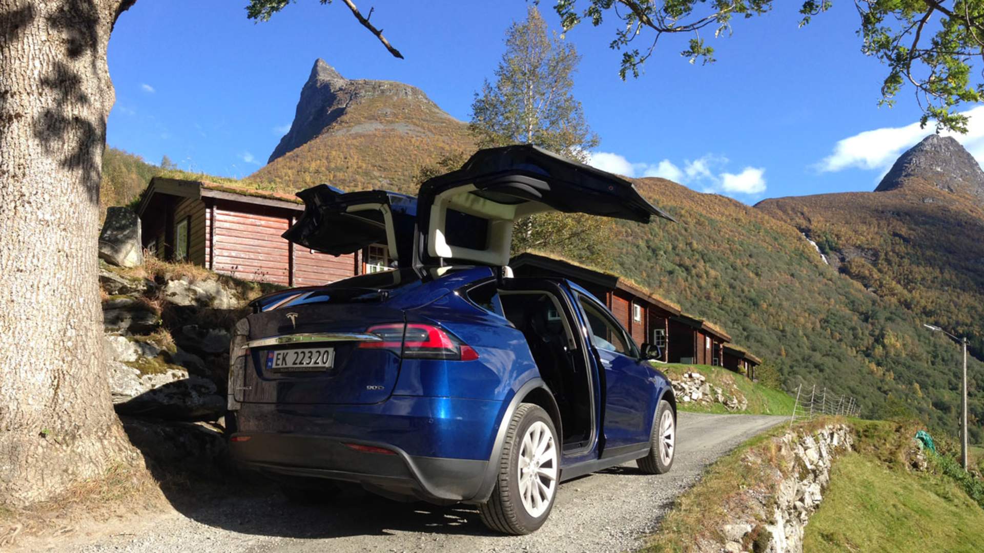Tesla taxi Sightseeing Geiranger