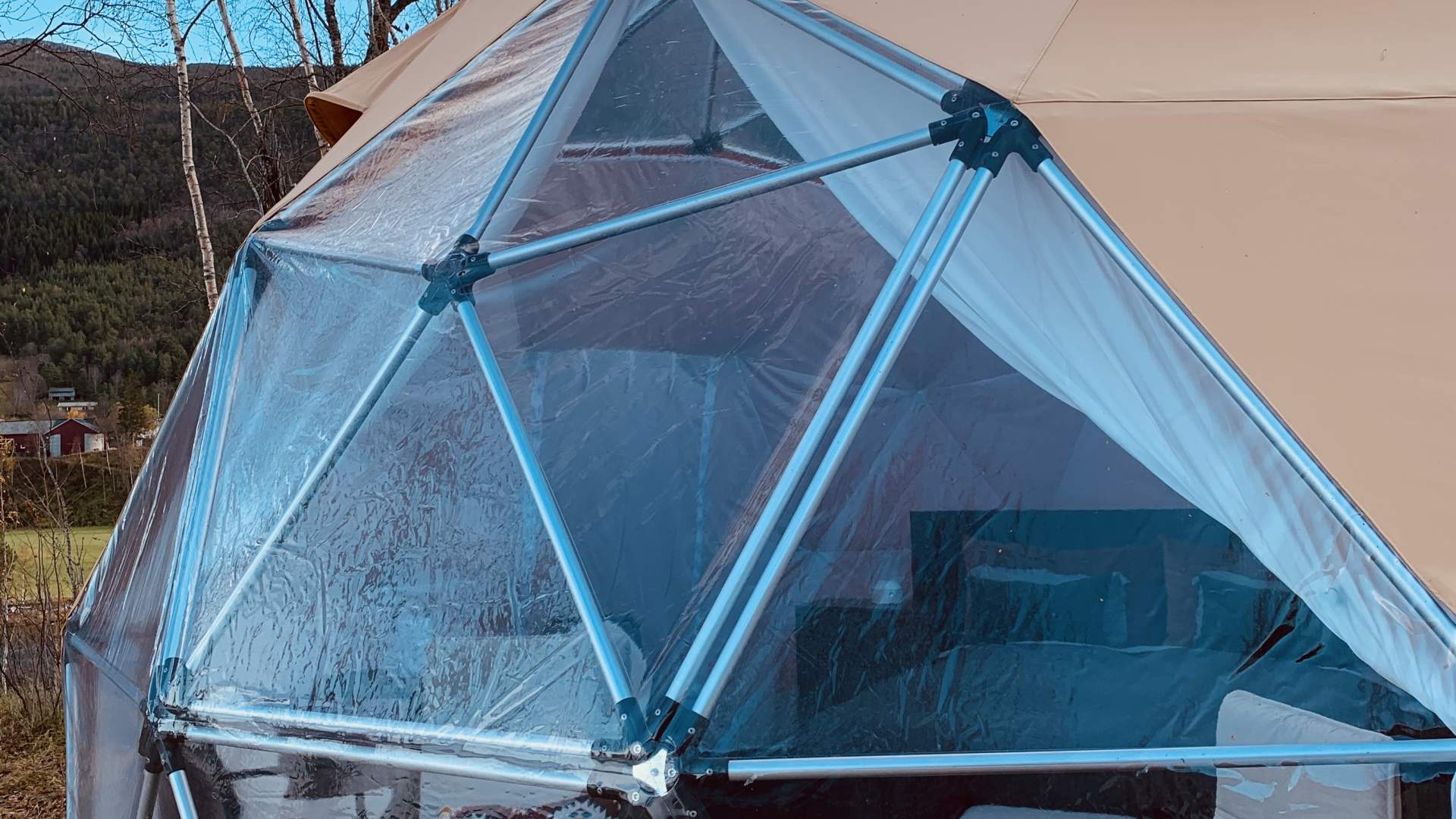 Fugelvåg Arctic Dome glamping tent