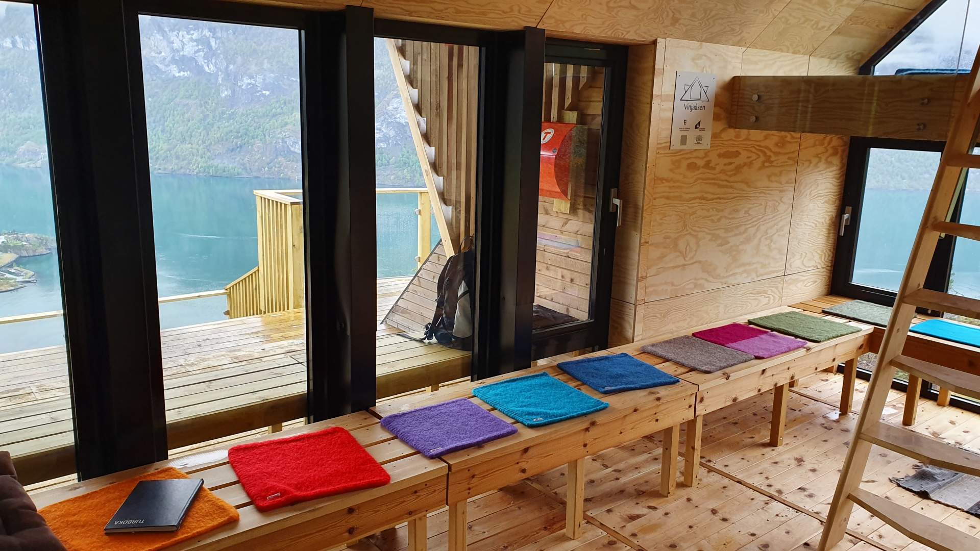 Vinjåsenhytta inne Aurland