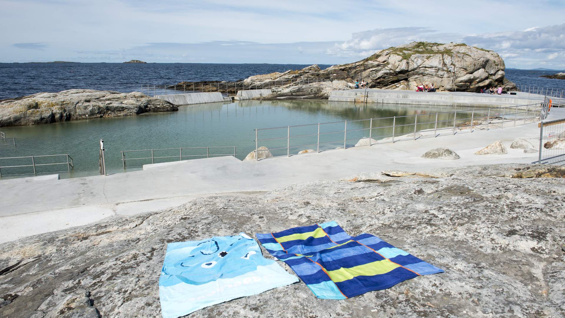 Sjøbadet Myklebust (public sea pool)
