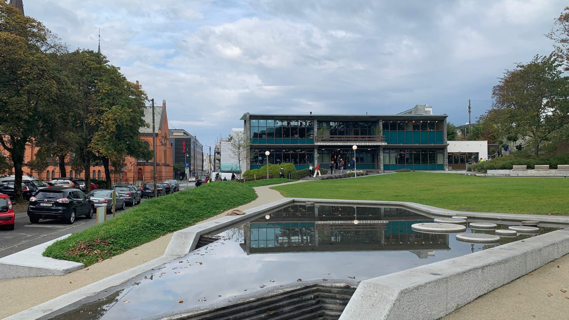 hos Carlos - Haugesund Public Library