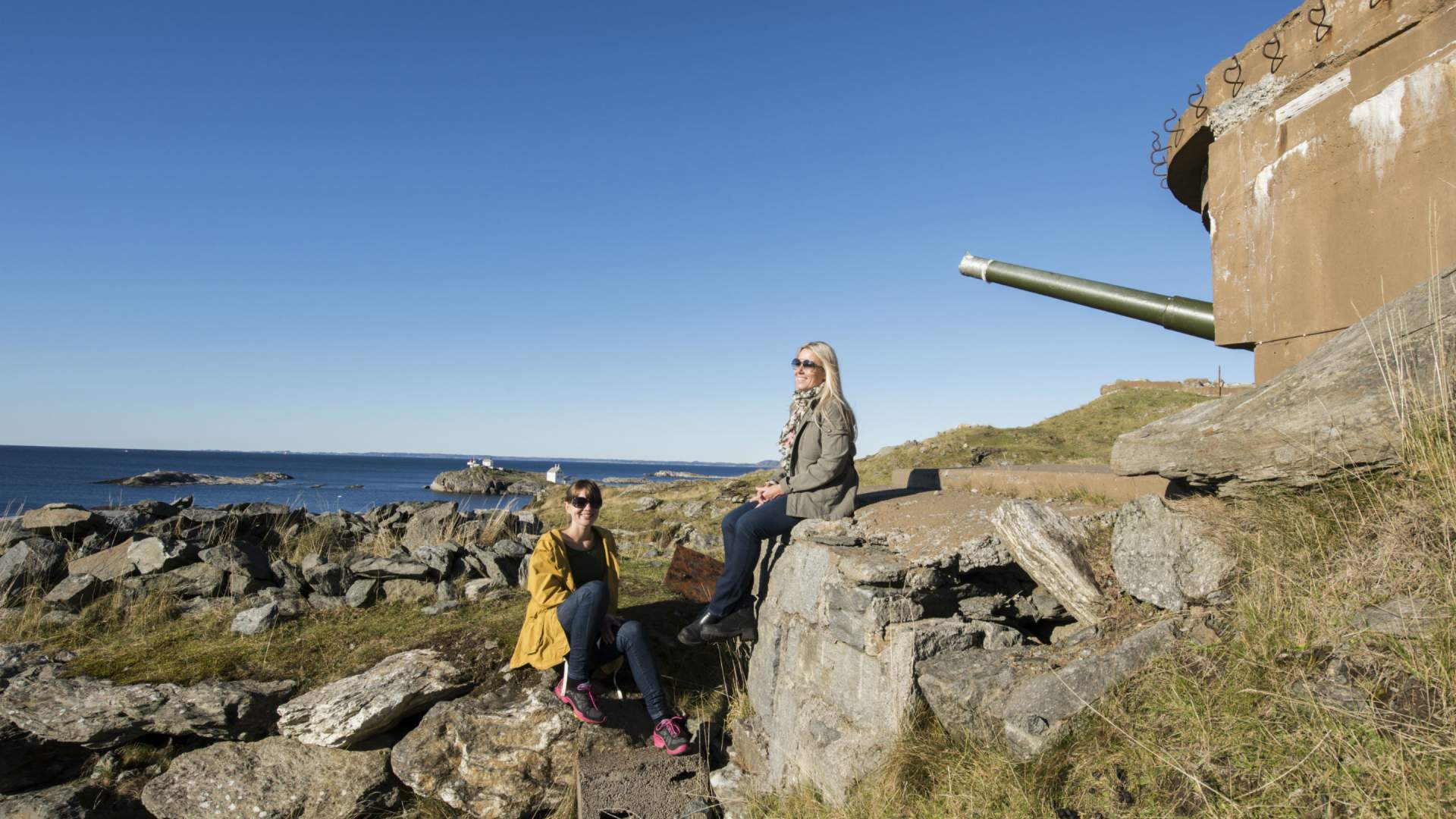 Fjøløy fort og Fjøløy fyr