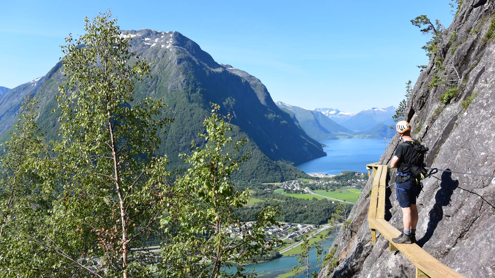 Åndalsnes Via Ferrata Intro wall (3-4 hrs) - Norsk Tindesenter