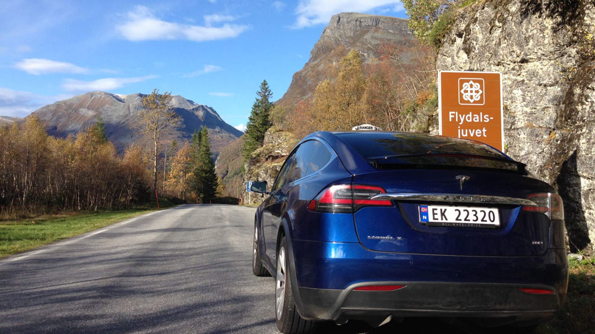Tesla taxi Sightseeing Geiranger