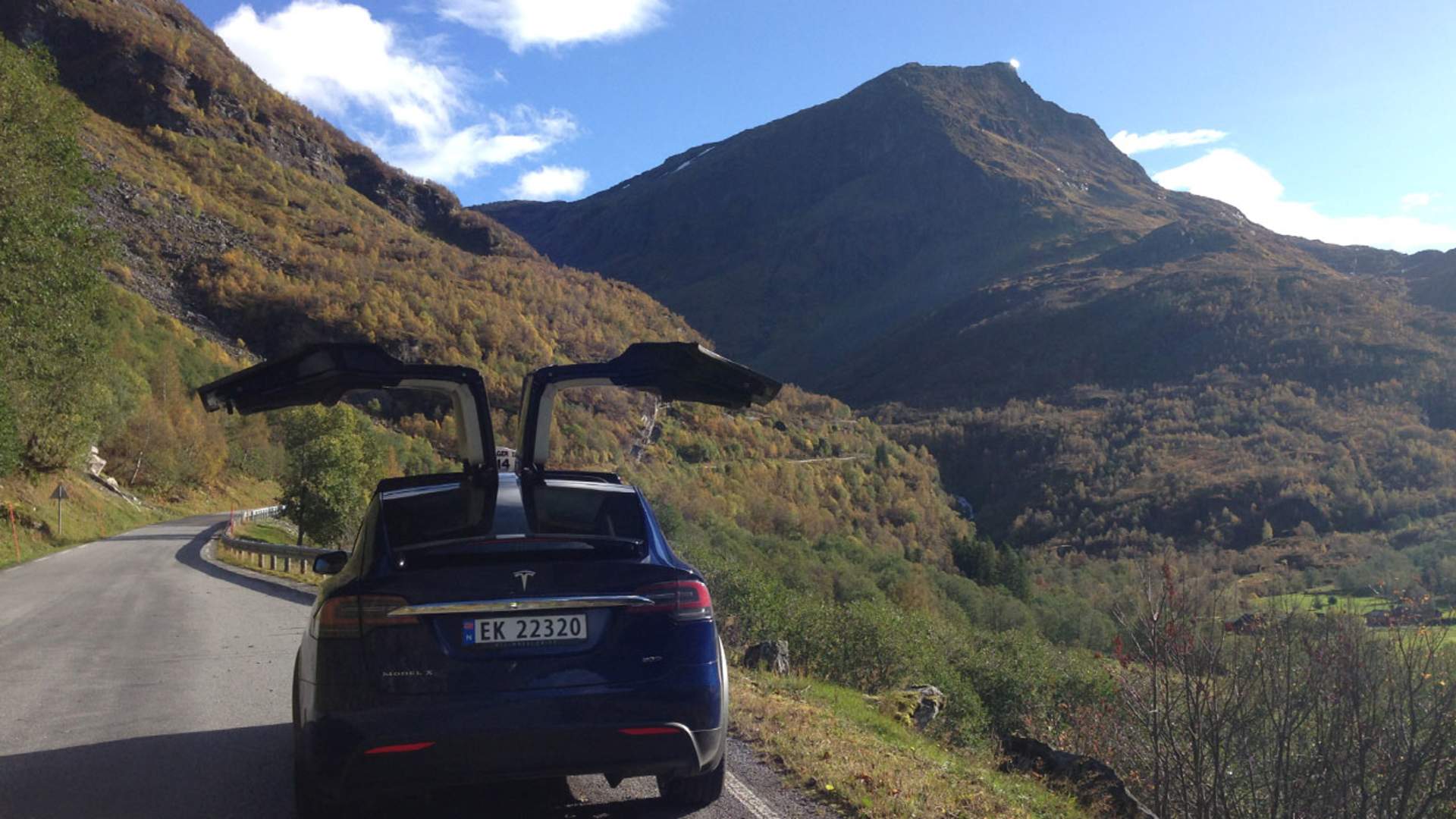 Tesla taxi Sightseeing Geiranger