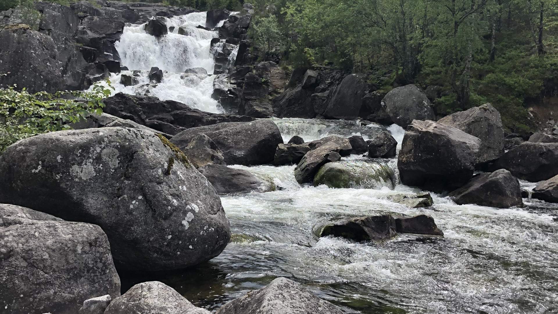 The waterfall in the Jørpelands-river – and the nature path