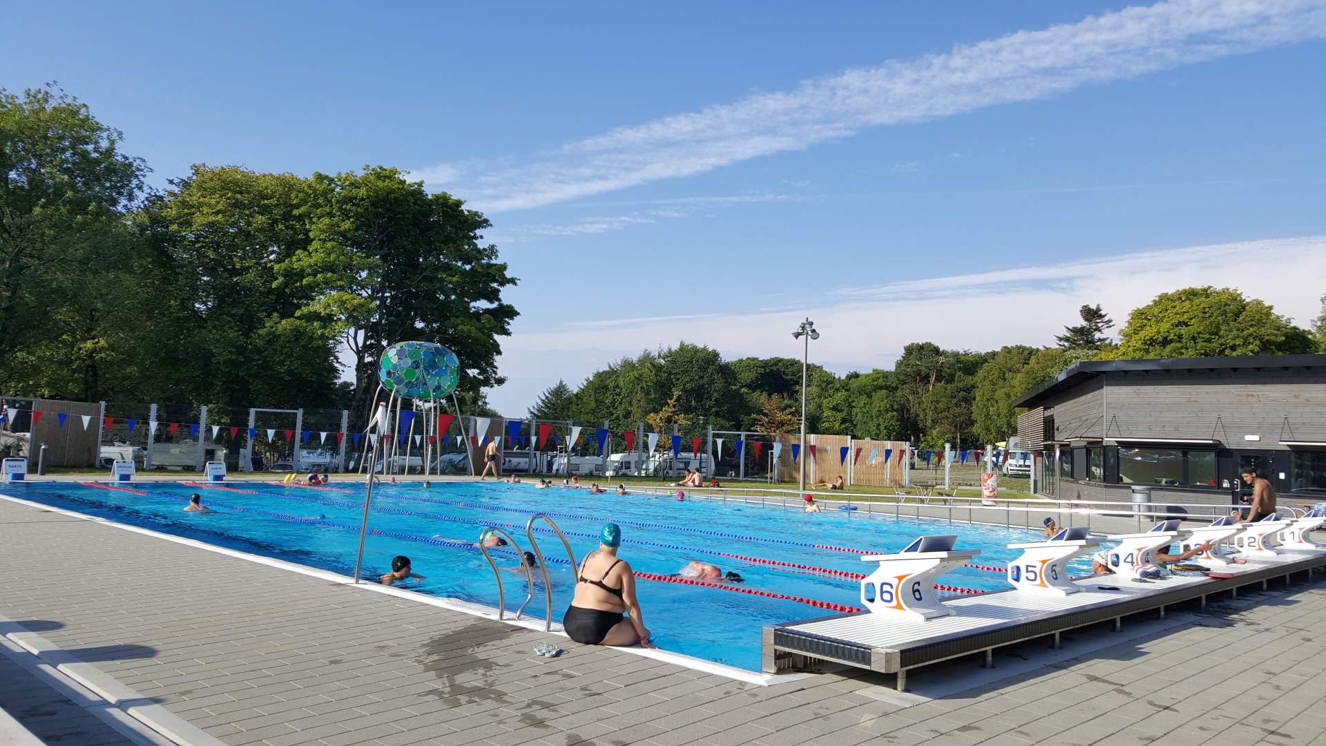 Gamlingen outdoor swimming pool in Stavanger
