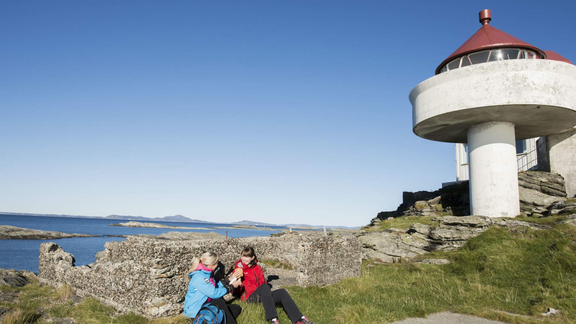 Fjøløy fort og Fjøløy fyr