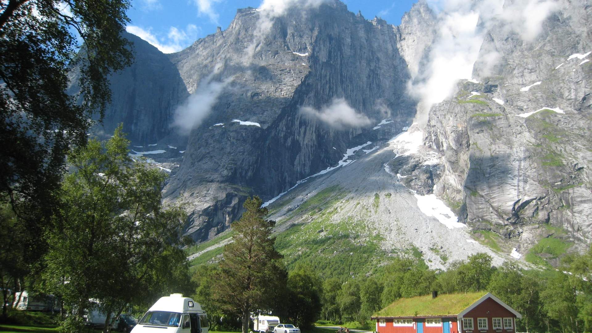Trollveggen Camping