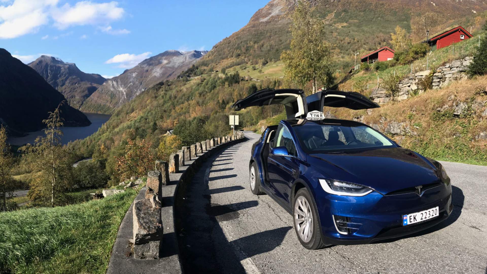 Tesla taxi Sightseeing Geiranger