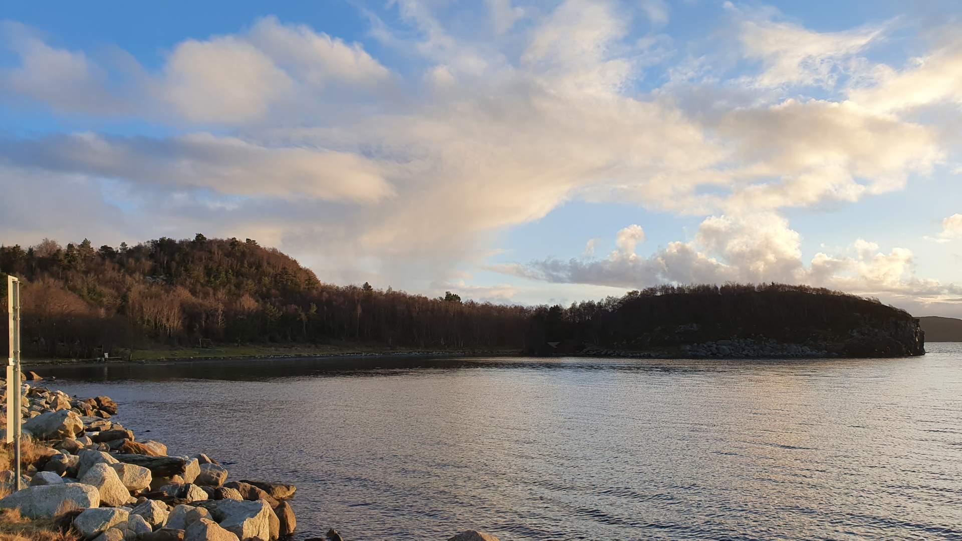 Fra Solbakk til badeplassene Strandastøa eller Kuviga
