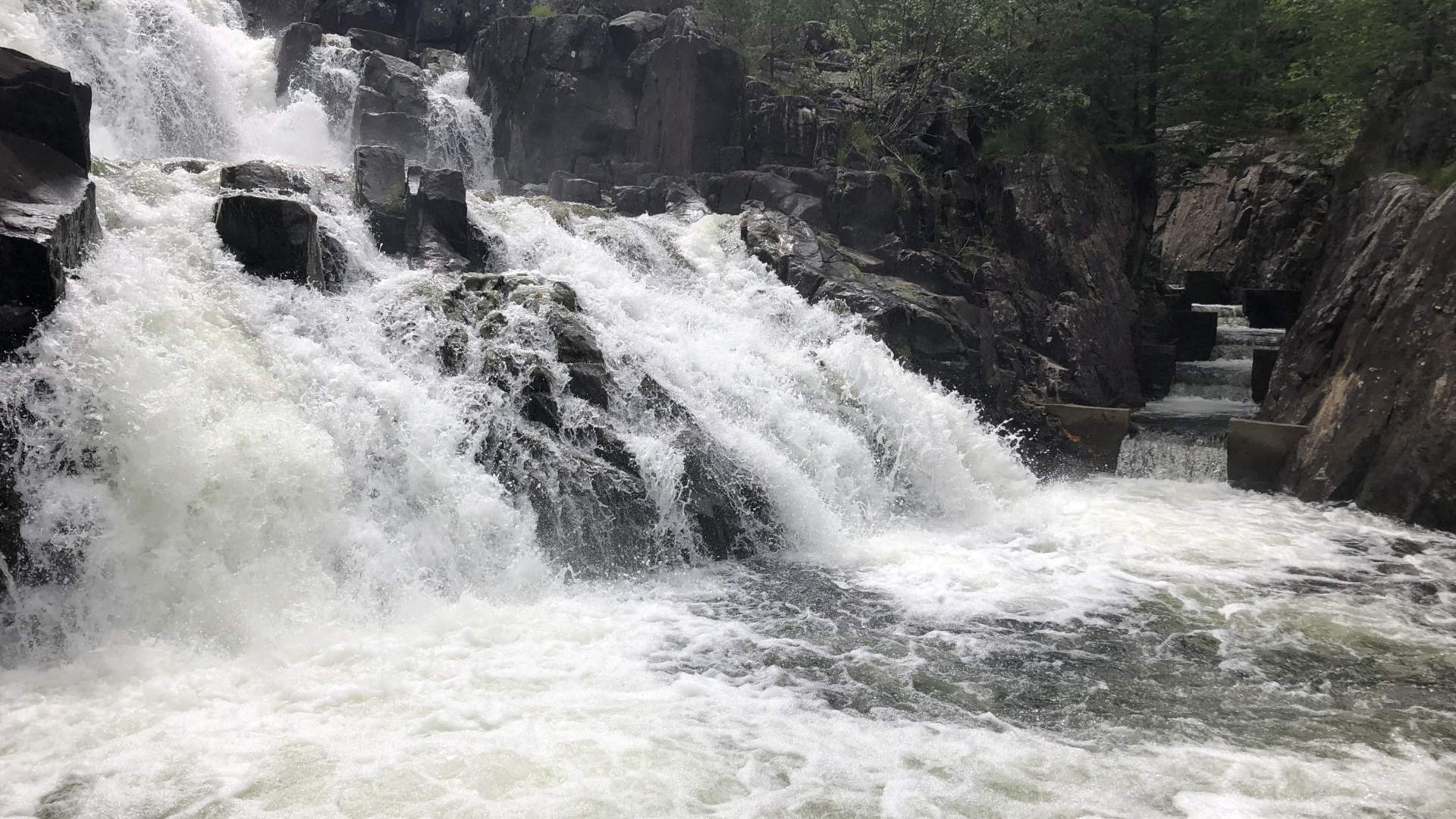 The waterfall in the Jørpelands-river – and the nature path