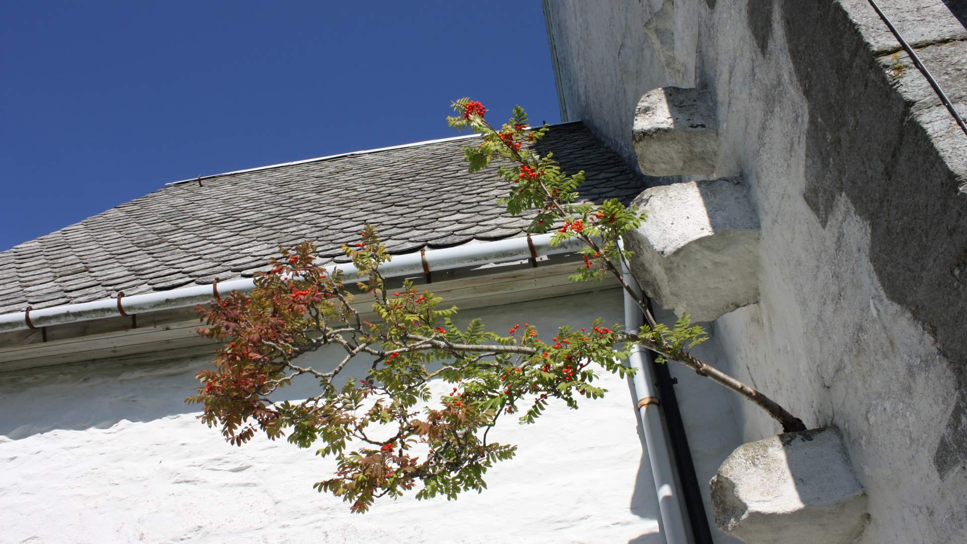 Hesby kyrkje (church)