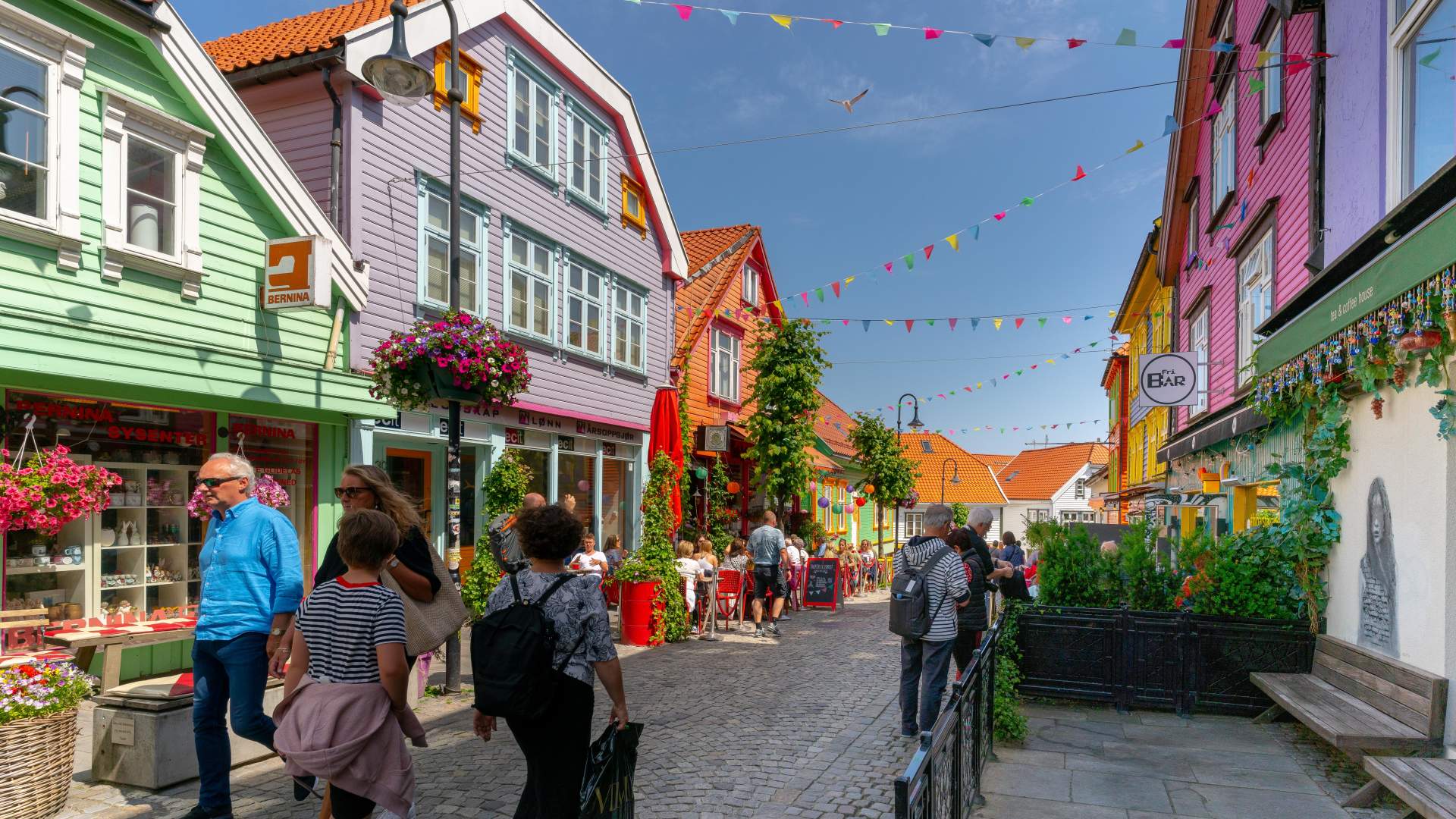 Fargegaten - Øvre Holmegate - The colourful street