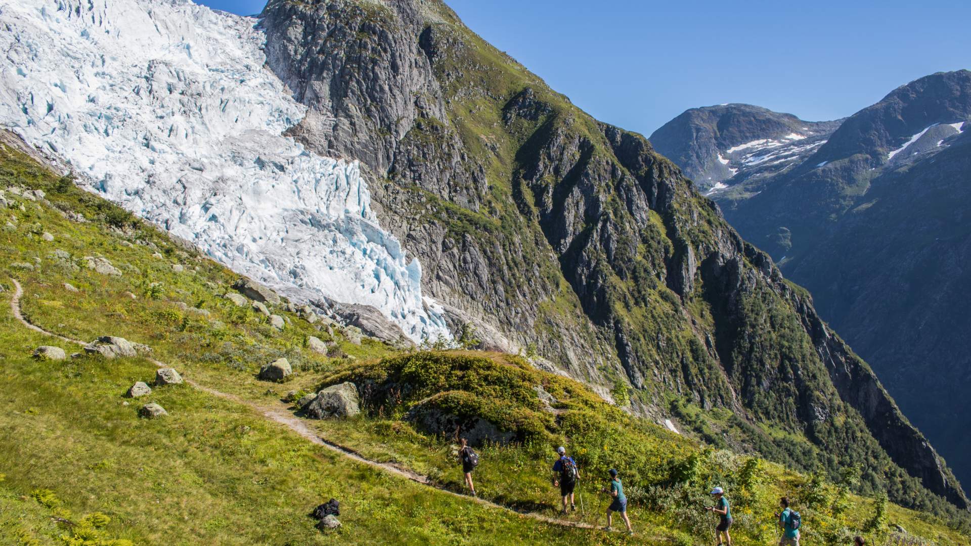 Stien opp til Flatbrehytta, Supphellebreen
