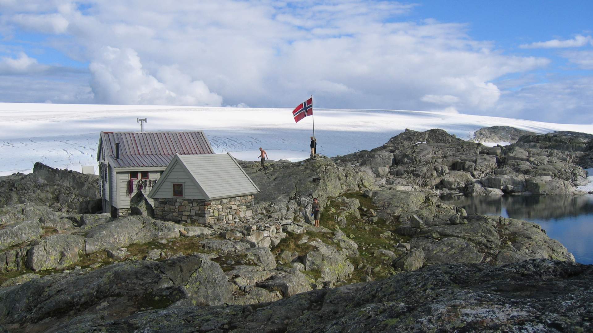 Historic glacier hiking in a modern way - guided