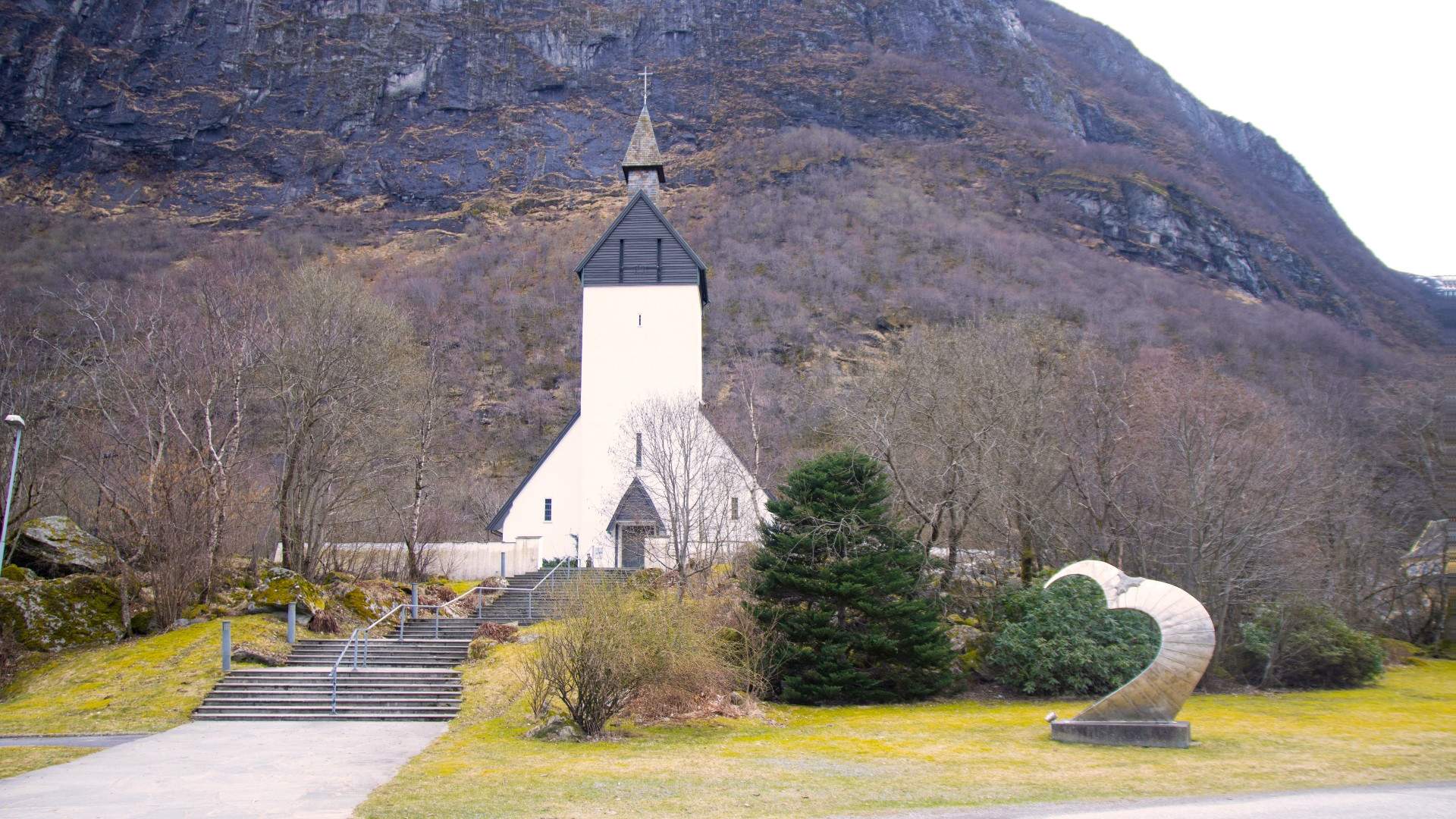 Høyanger Kyrkje