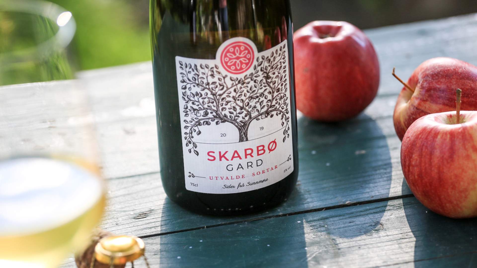 Skarbø Gardsbutikk sider med lokale råvarer